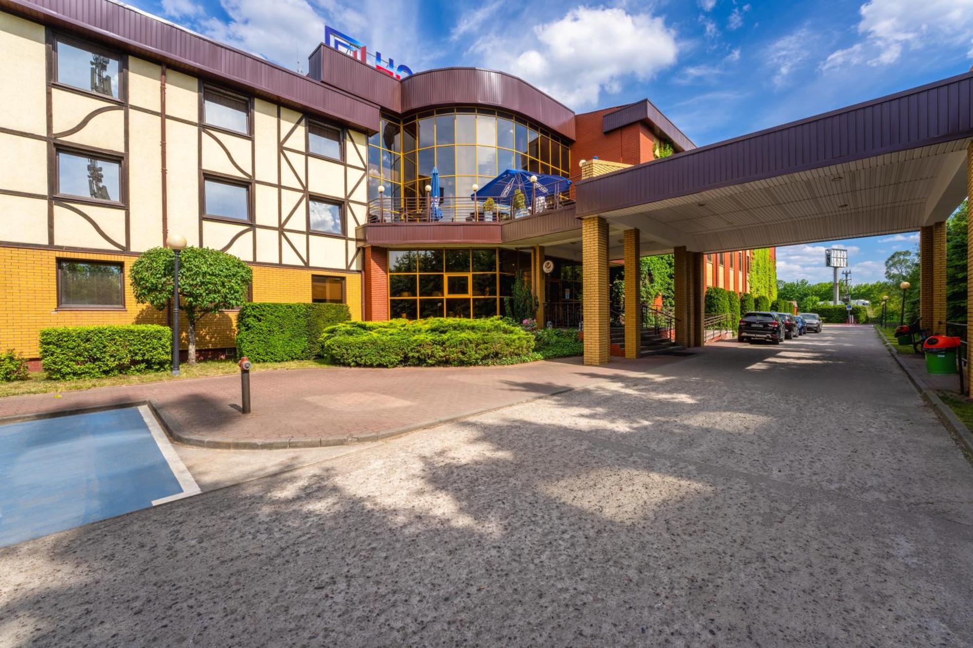 Hotel 500 Tarnowo Podgórne Exterior foto
